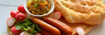 Аджапсандали на мангале с баварскими колбасками